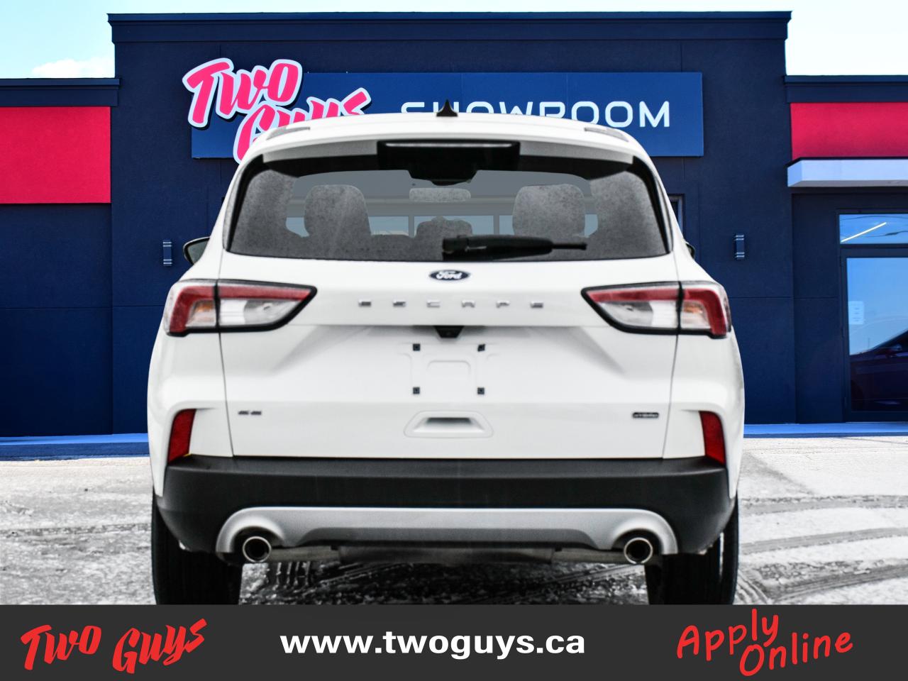 2021 Ford Escape SE   New Tires   Remote Start   Fuel Saver!! Photo4