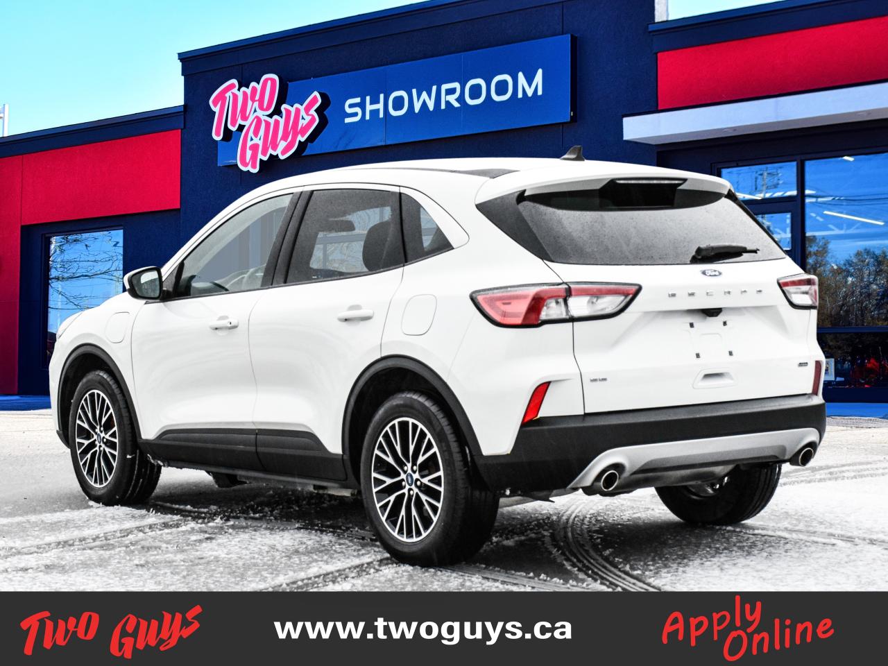 2021 Ford Escape SE   New Tires   Remote Start   Fuel Saver!! Photo