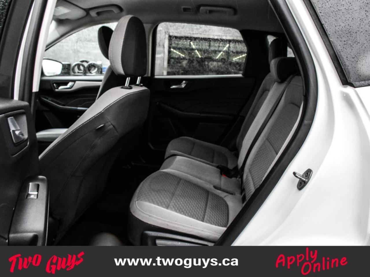 2021 Ford Escape SE   New Tires   Remote Start   Fuel Saver!! Photo