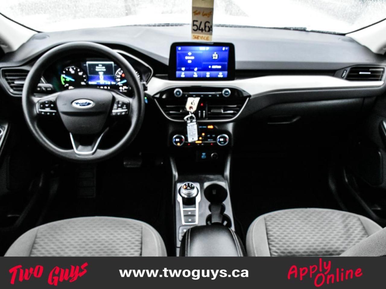 2021 Ford Escape SE   New Tires   Remote Start   Fuel Saver!! Photo