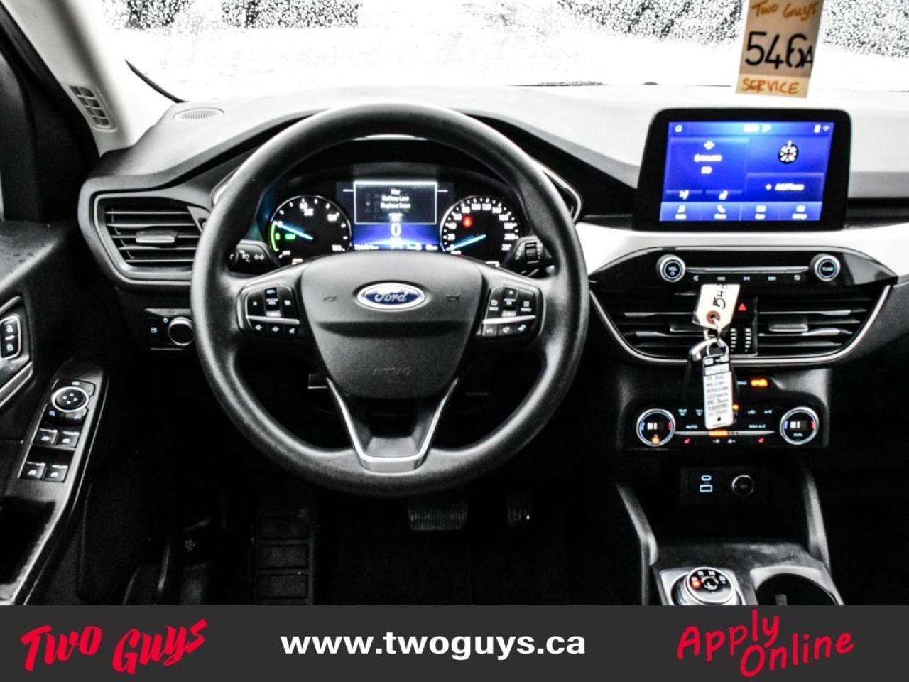 2021 Ford Escape SE   New Tires   Remote Start   Fuel Saver!! Photo