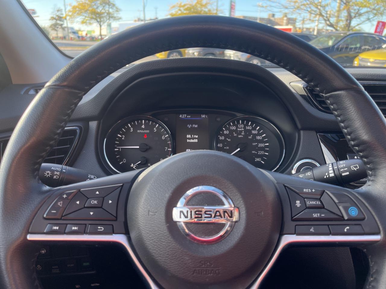 2023 Nissan Qashqai SV 2.0L AWD   Sunroof   Lease Return   Clean CF Photo2