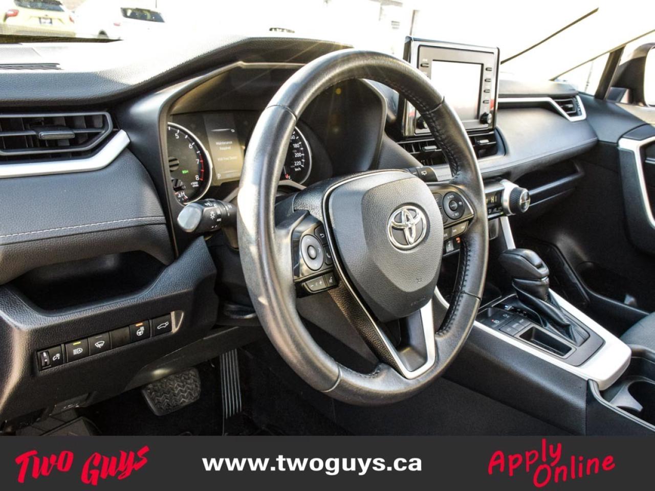 2020 Toyota RAV4 XLE FWD   Sunroof   Htd Cloth   Pwr Hatch Photo