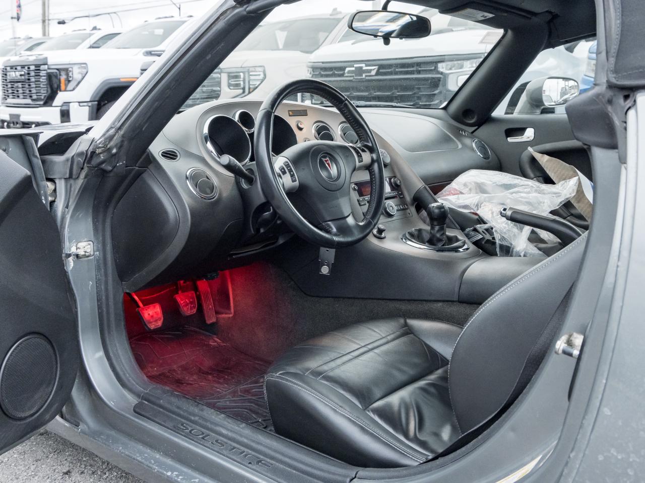 2006 Pontiac Solstice 2dr Conv, 5-SPD Manual!!, 2.4L, 18" Wheels Photo