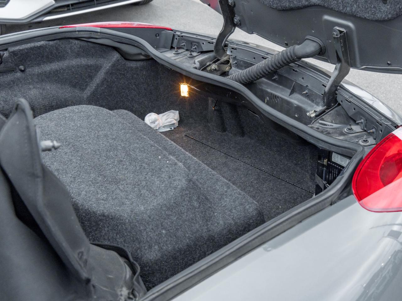 2006 Pontiac Solstice 2dr Conv, 5-SPD Manual!!, 2.4L, 18" Wheels Photo