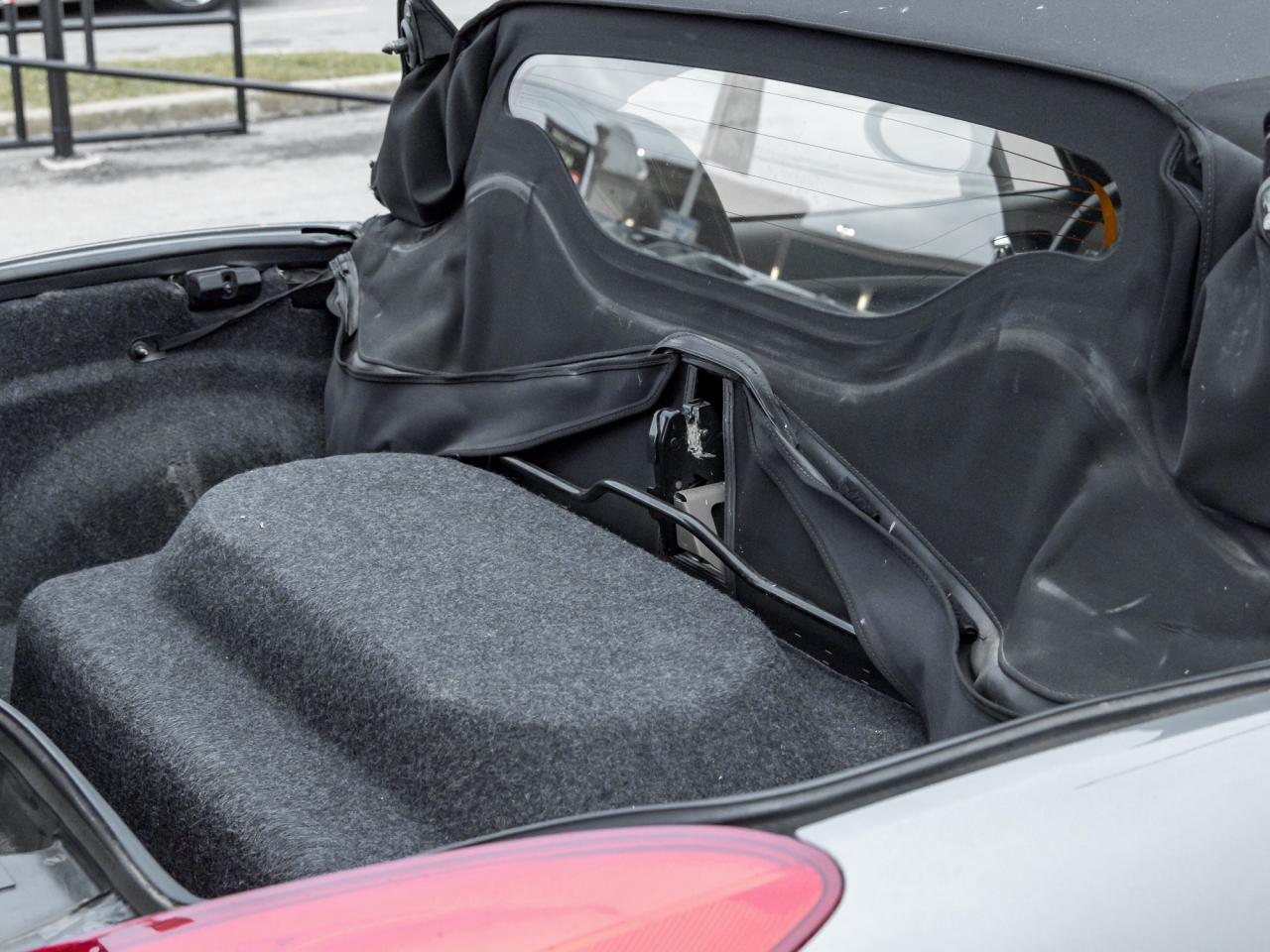 2006 Pontiac Solstice 2dr Conv, 5-SPD Manual!!, 2.4L, 18" Wheels Photo