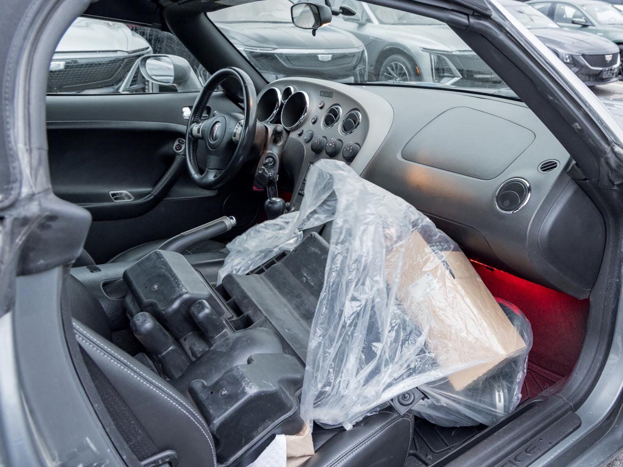 2006 Pontiac Solstice 2dr Conv, 5-SPD Manual!!, 2.4L, 18" Wheels Photo