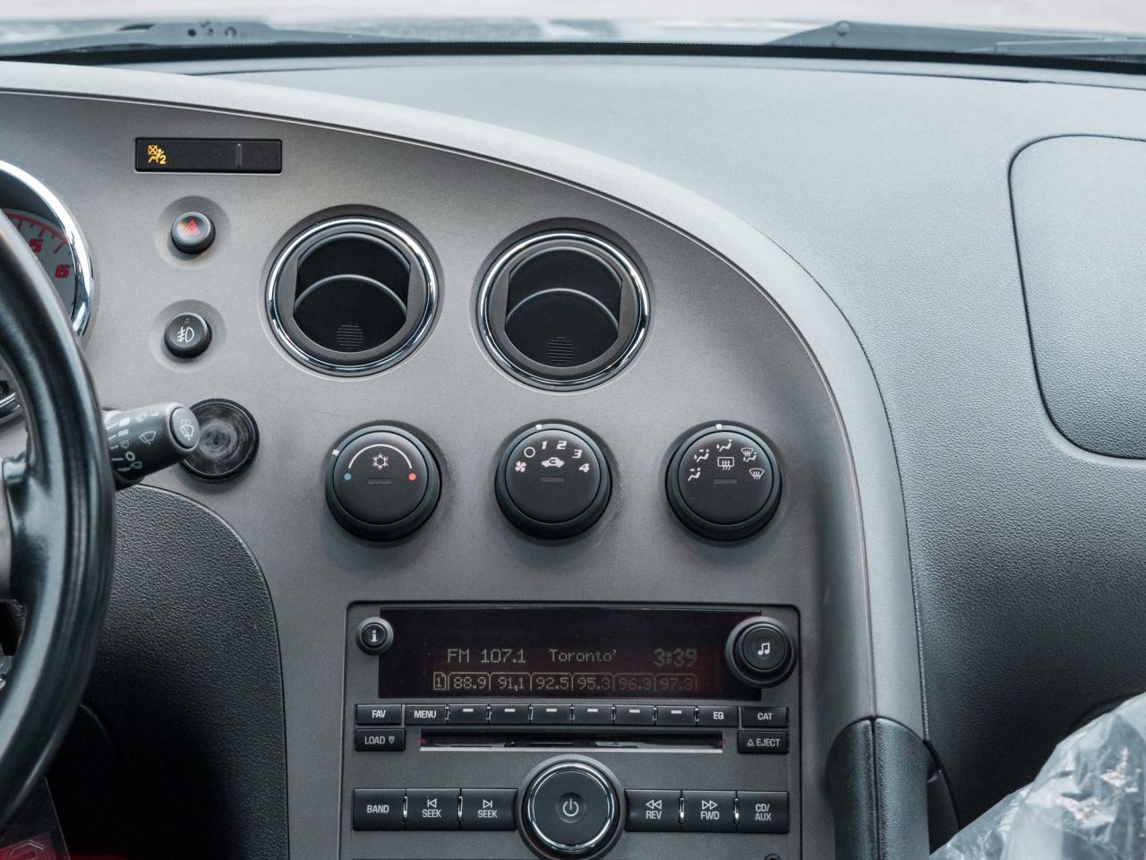 2006 Pontiac Solstice 2dr Conv, 5-SPD Manual!!, 2.4L, 18" Wheels Photo