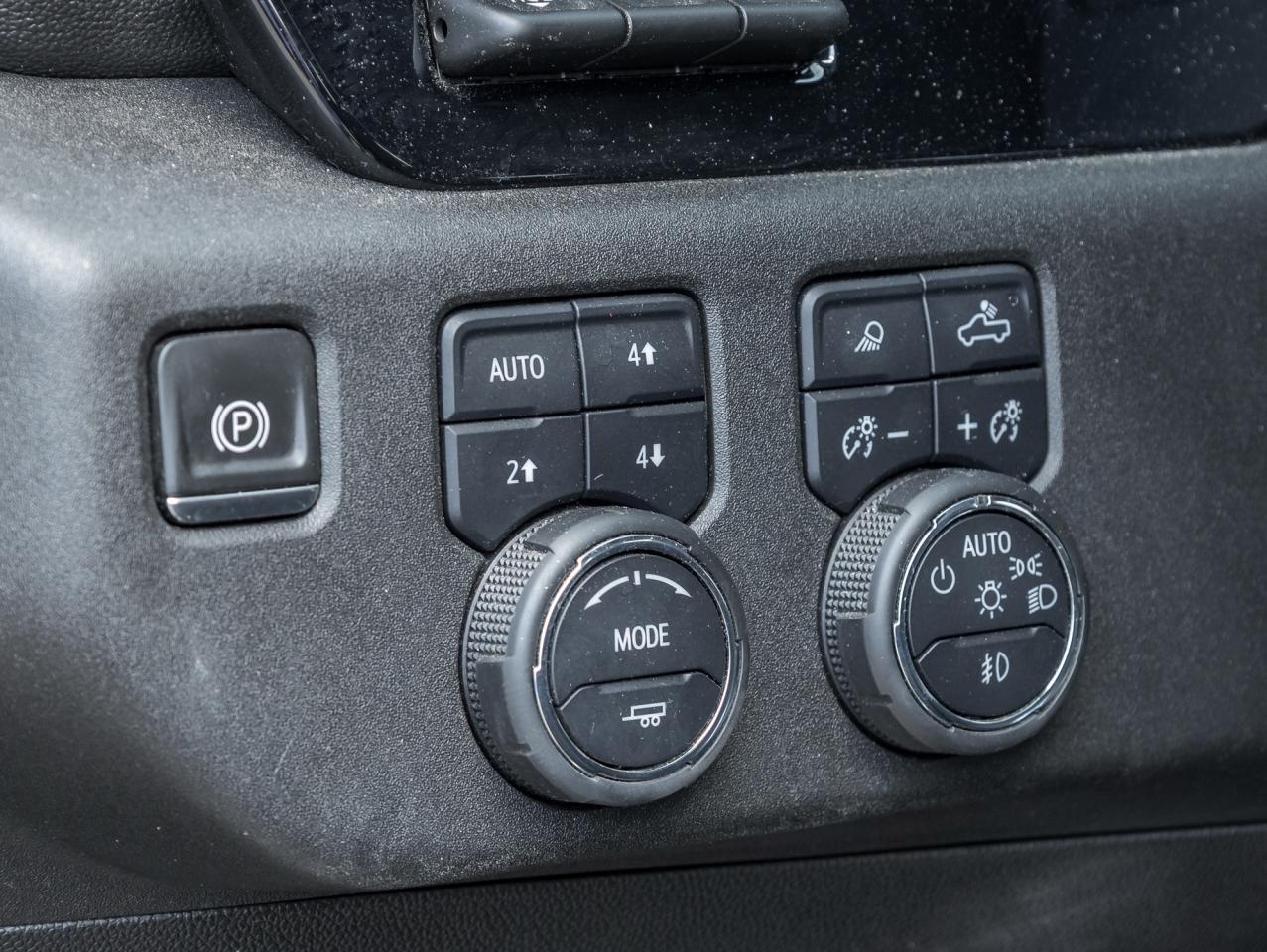 2024 Chevrolet SILVERADO 2500HD No Accident, Trailering, Tech, Off-Rd, Safety Pkgs Photo