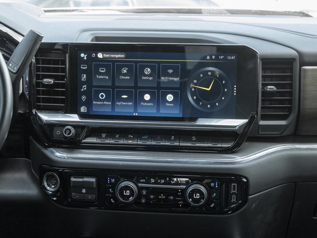 2024 Chevrolet SILVERADO 2500HD No Accident, Trailering, Tech, Off-Rd, Safety Pkgs Photo