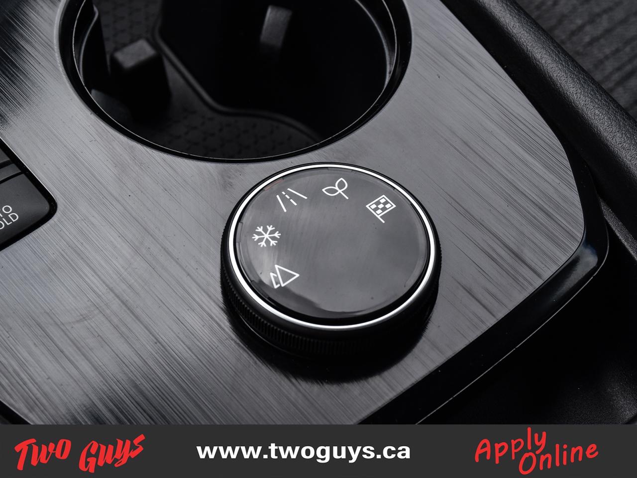 2022 Nissan Rogue SV AWD   Panoroof   Htd Cloth   New Tires Photo