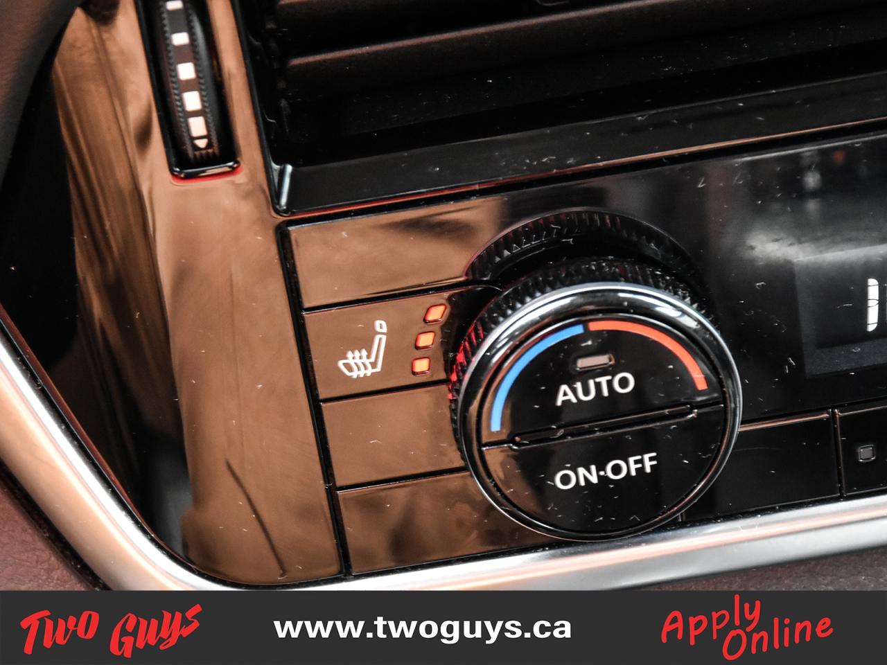 2022 Nissan Rogue SV AWD   Panoroof   Htd Cloth   New Tires Photo