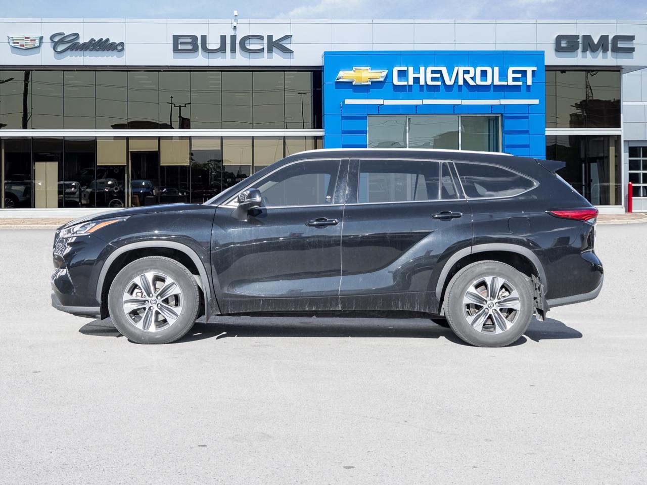 2022 Toyota Highlander XLE AWD Photo