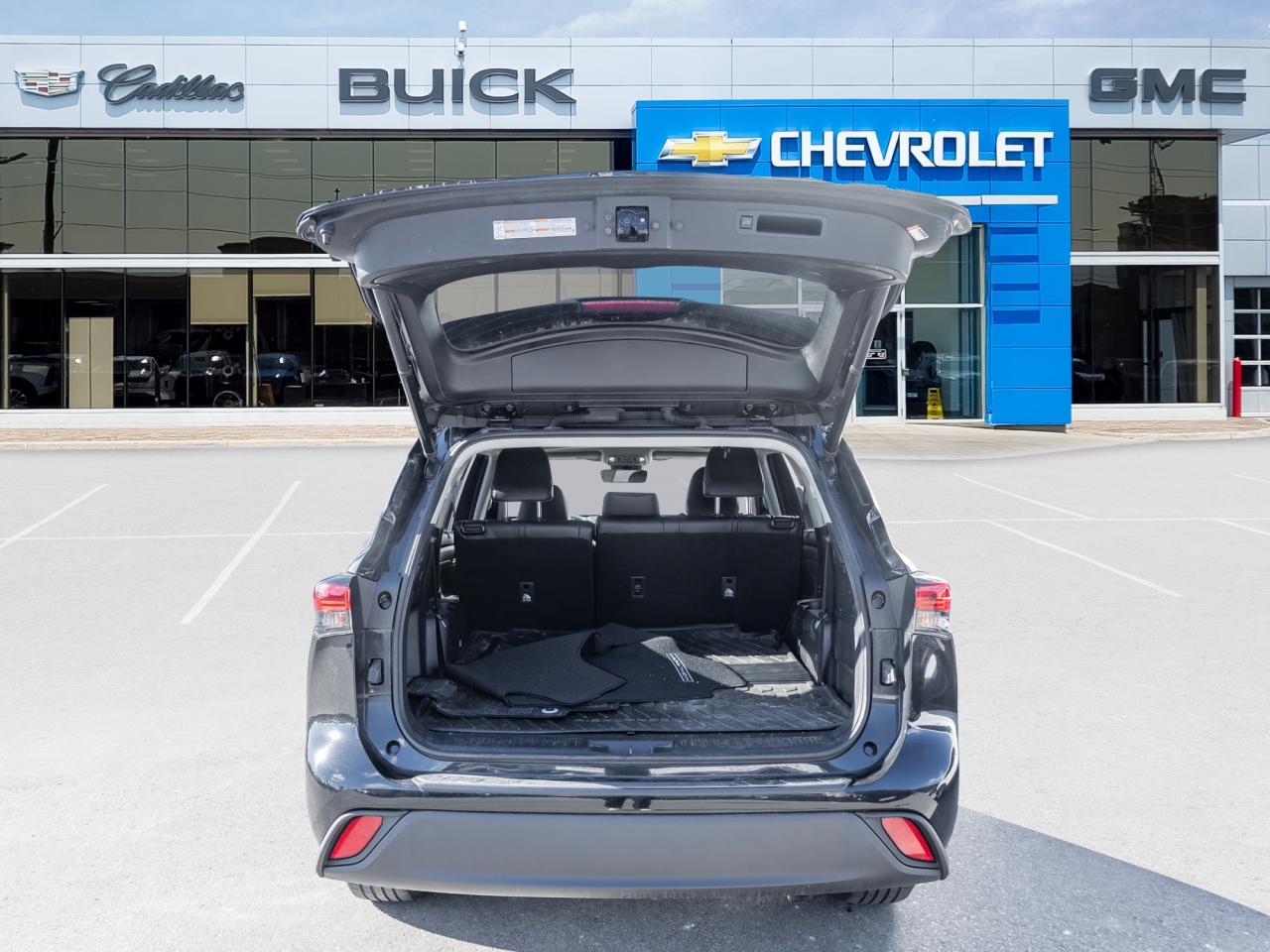 2022 Toyota Highlander XLE AWD Photo