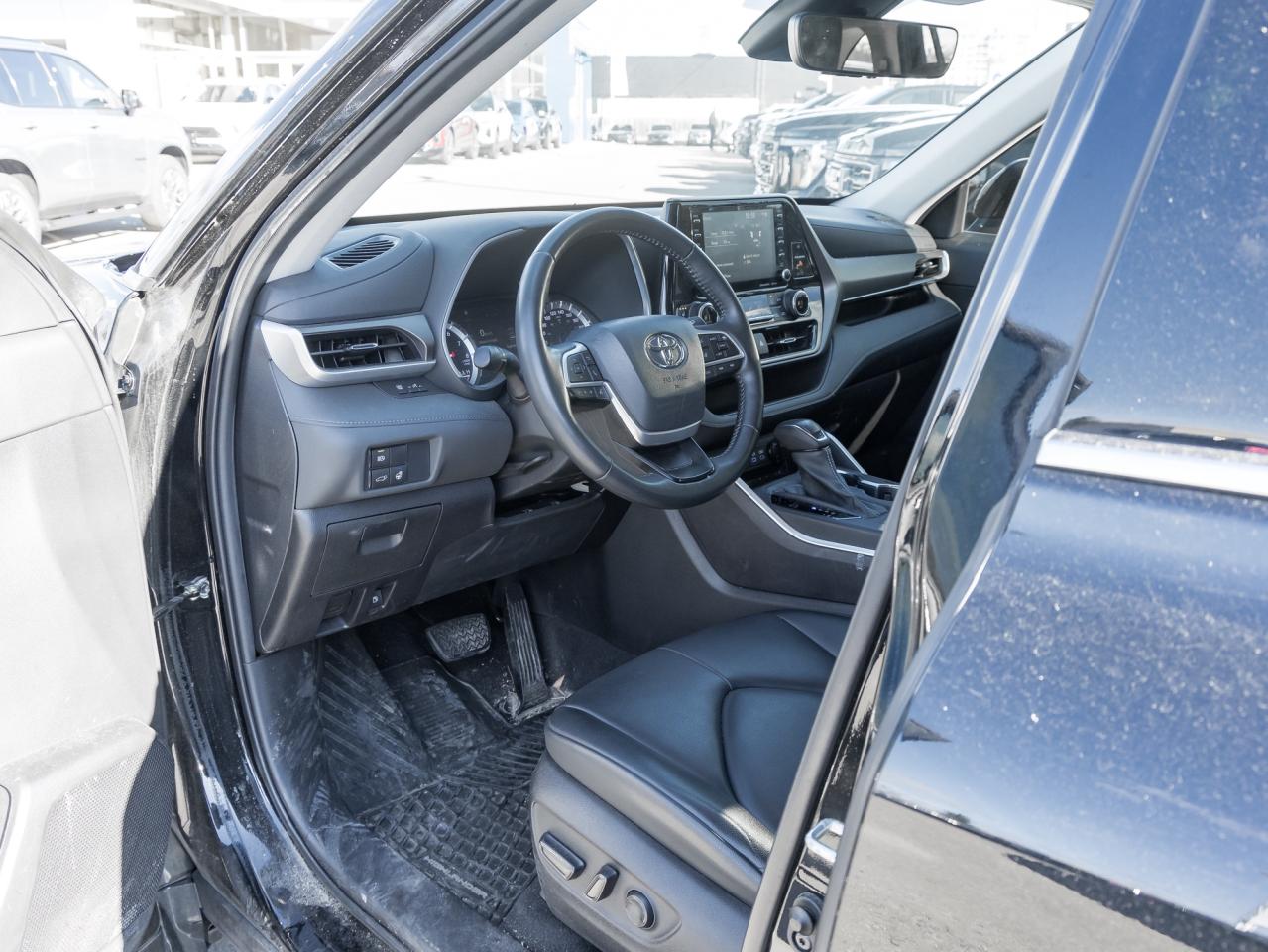 2022 Toyota Highlander XLE AWD Photo