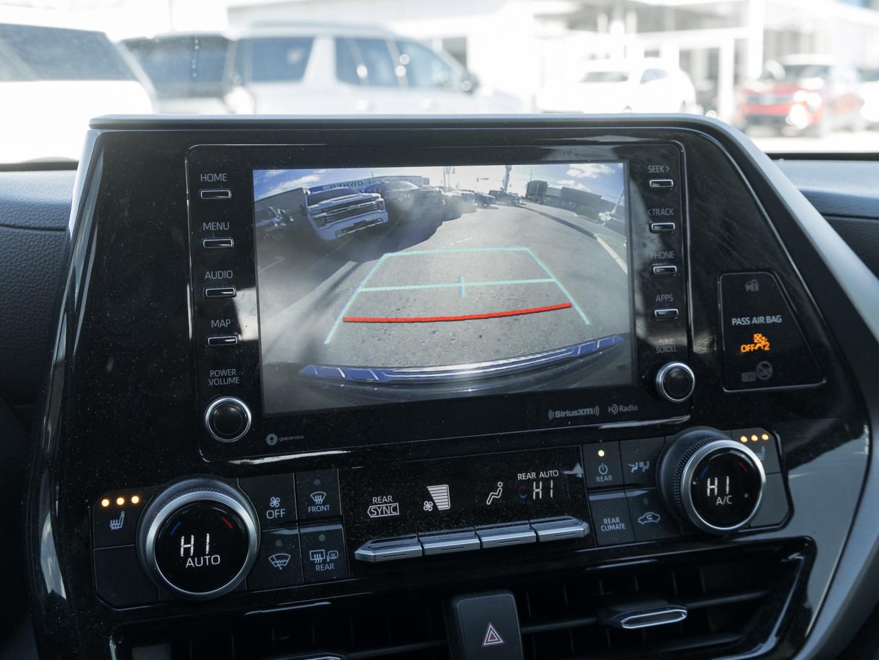 2022 Toyota Highlander XLE AWD Photo