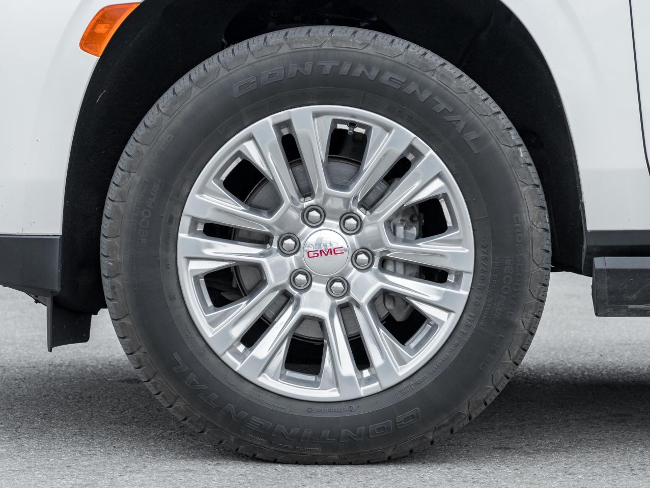 2023 GMC Yukon XL 4WD 4dr Denali, 6.2L, Premium Pkg, One owner Photo3