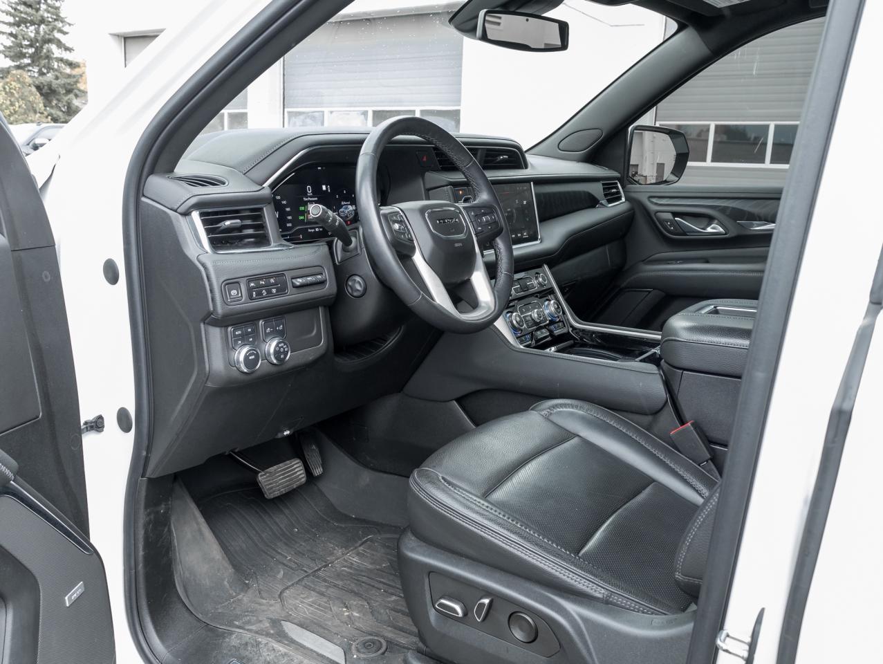 2023 GMC Yukon XL 4WD 4dr Denali, 6.2L, Premium Pkg, One owner Photo