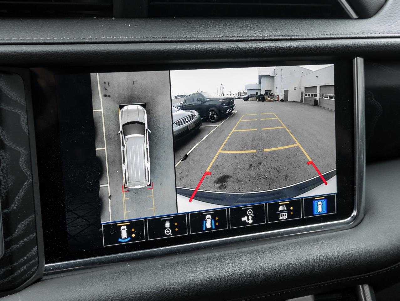 2023 GMC Yukon XL 4WD 4dr Denali, 6.2L, Premium Pkg, One owner Photo