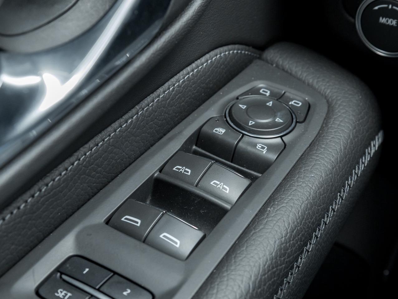 2023 GMC Yukon XL 4WD 4dr Denali, 6.2L, Premium Pkg, One owner Photo