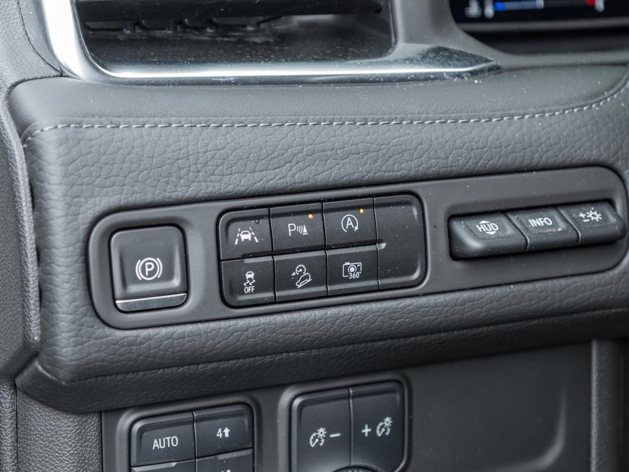 2023 GMC Yukon XL 4WD 4dr Denali, 6.2L, Premium Pkg, One owner Photo