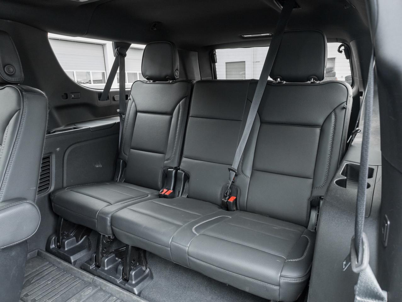 2023 GMC Yukon XL 4WD 4dr Denali, 6.2L, Premium Pkg, One owner Photo