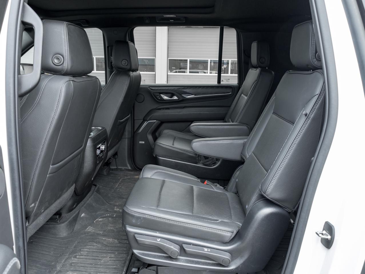 2023 GMC Yukon XL 4WD 4dr Denali, 6.2L, Premium Pkg, One owner Photo