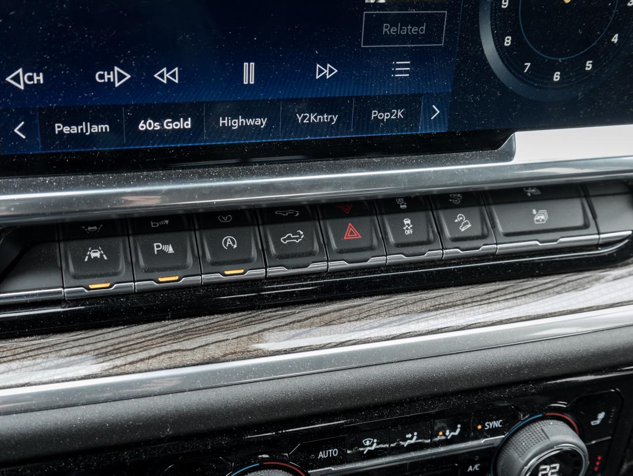 2024 Chevrolet Silverado 1500 4WD Crew RST, True North Pkg, Z71 Off-Road Pkg Photo