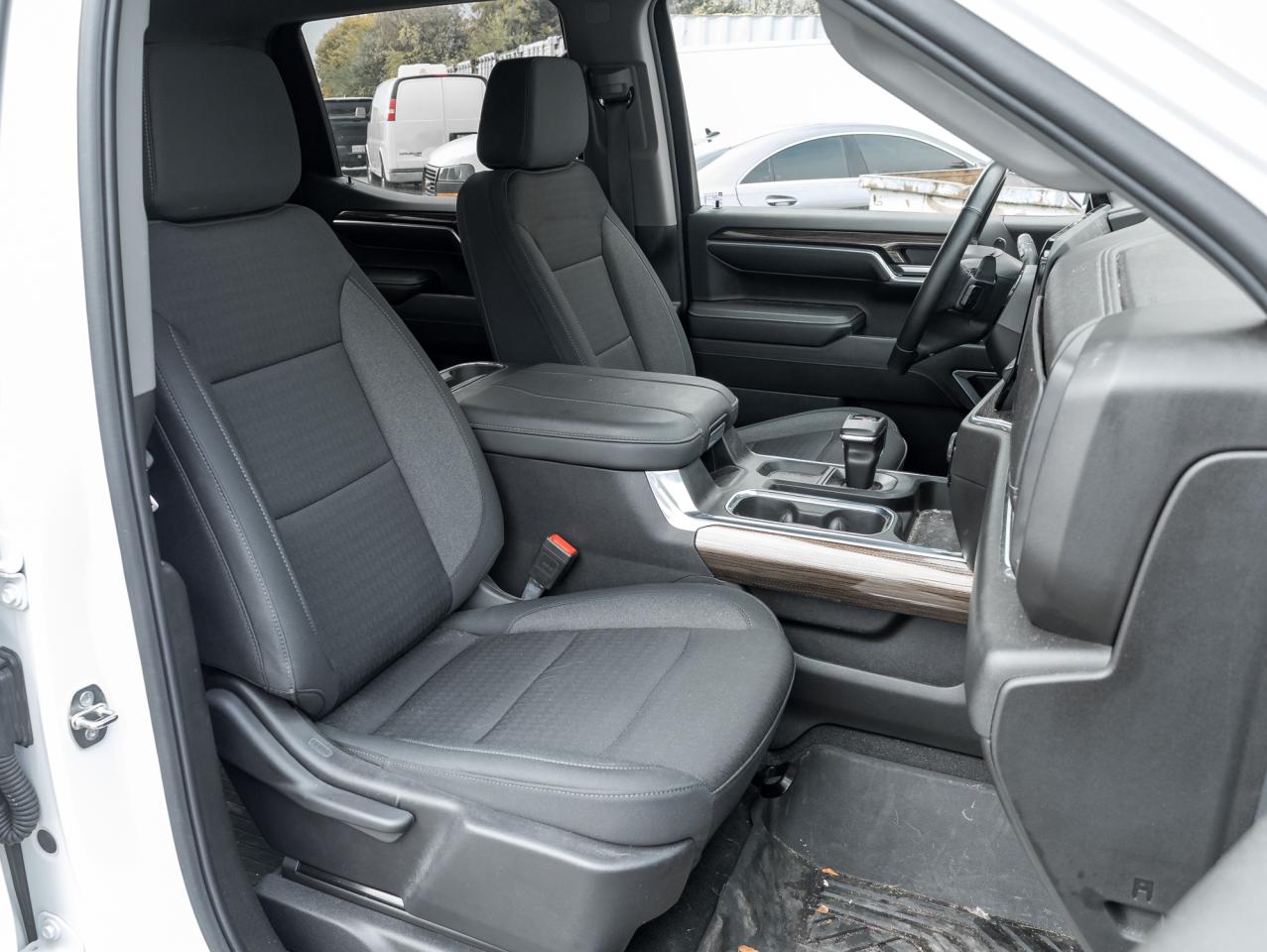 2024 Chevrolet Silverado 1500 4WD Crew RST, True North Pkg, Z71 Off-Road Pkg Photo