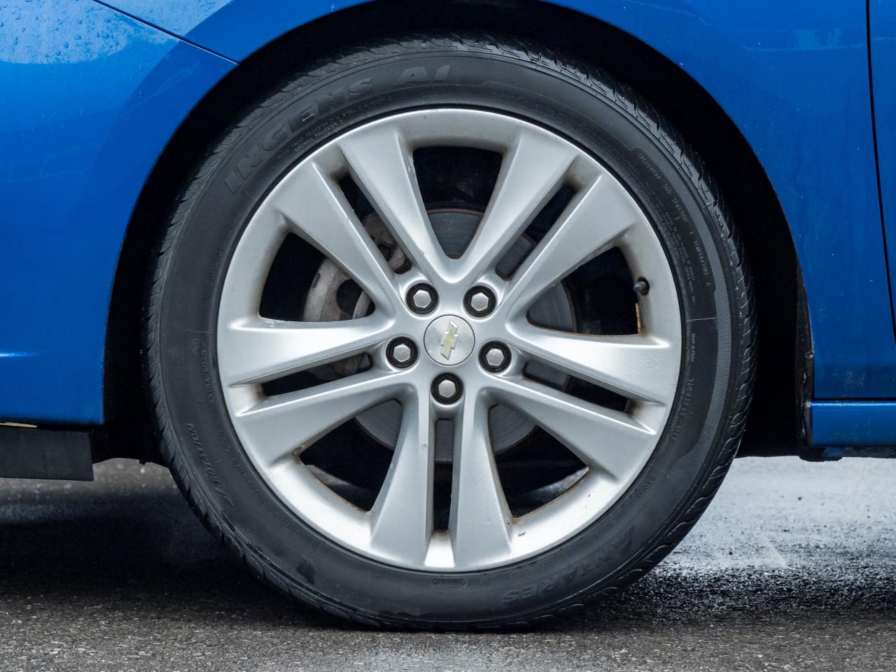 2017 Chevrolet Cruze 4dr HB 1.4L LT w-1SD Photo3