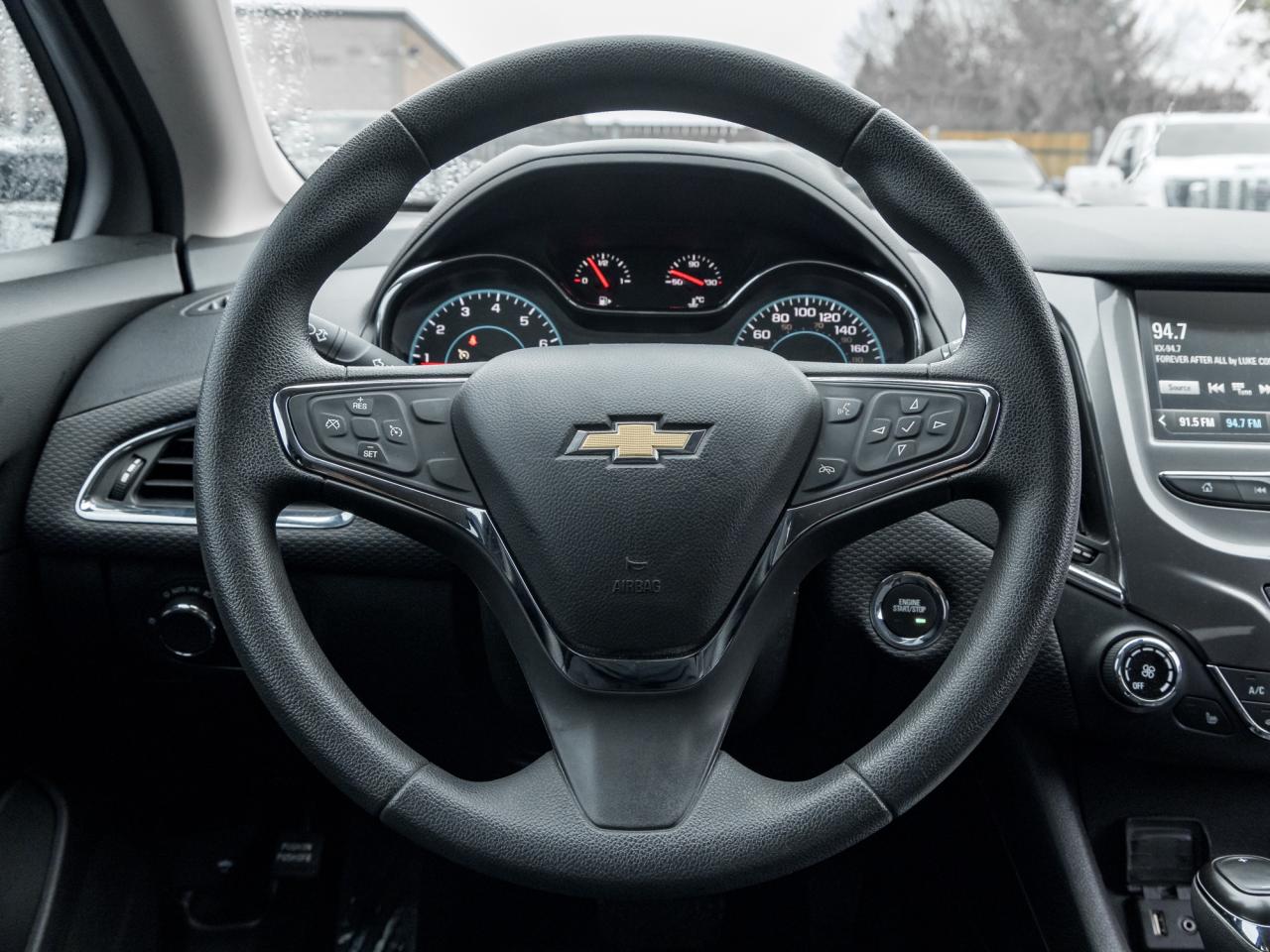 2017 Chevrolet Cruze 4dr HB 1.4L LT w-1SD Photo