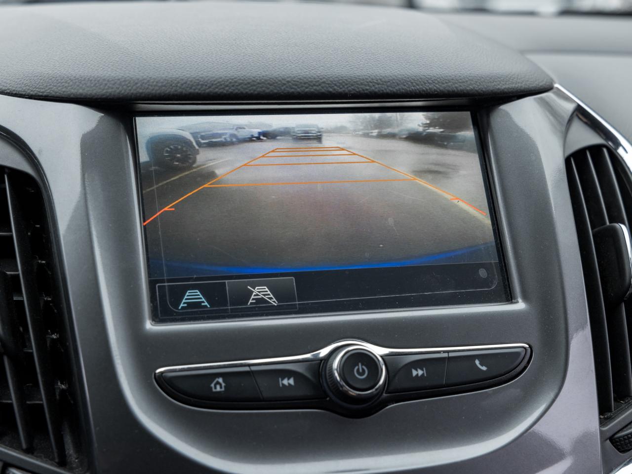 2017 Chevrolet Cruze 4dr HB 1.4L LT w-1SD Photo