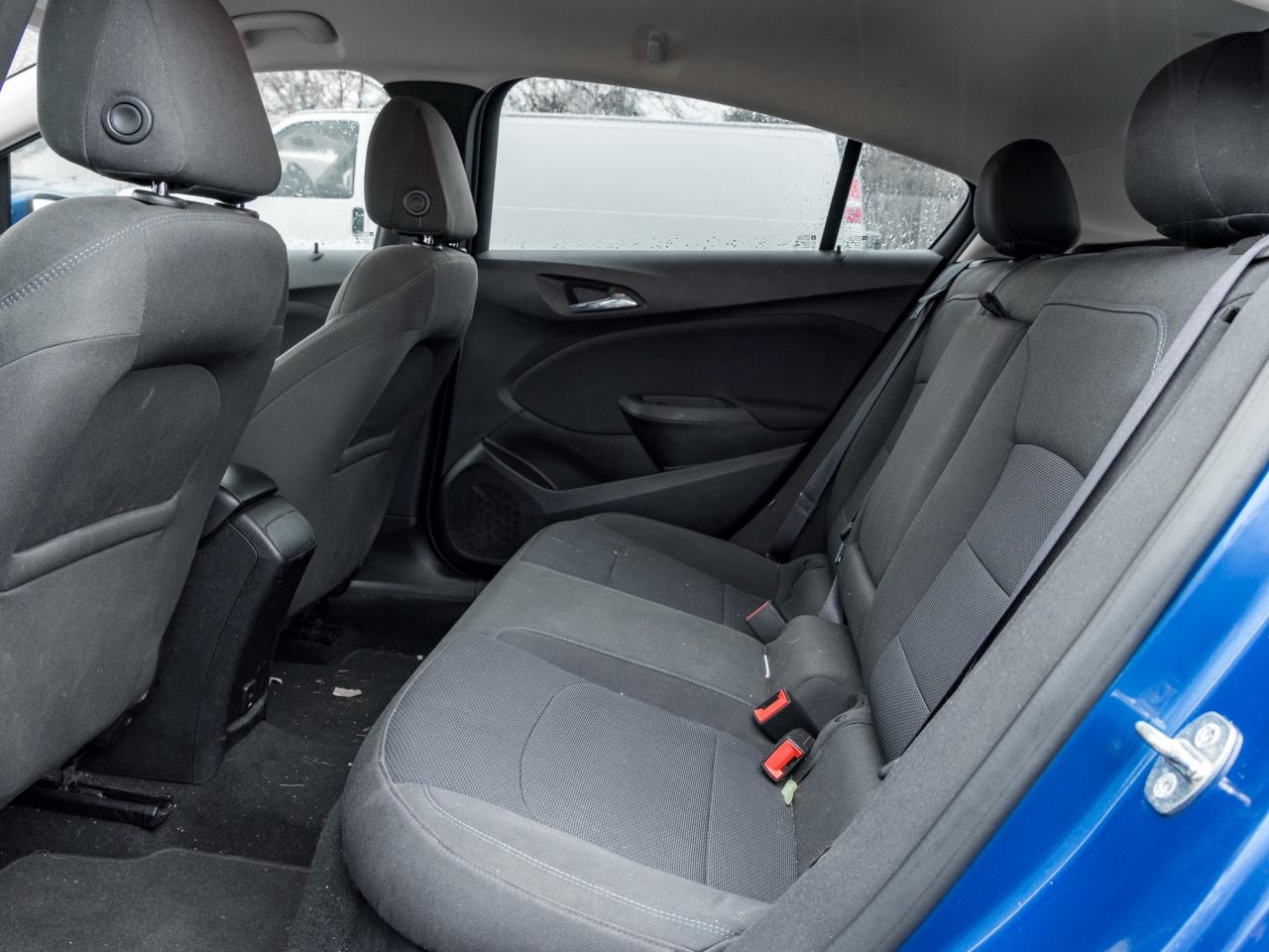 2017 Chevrolet Cruze 4dr HB 1.4L LT w-1SD Photo