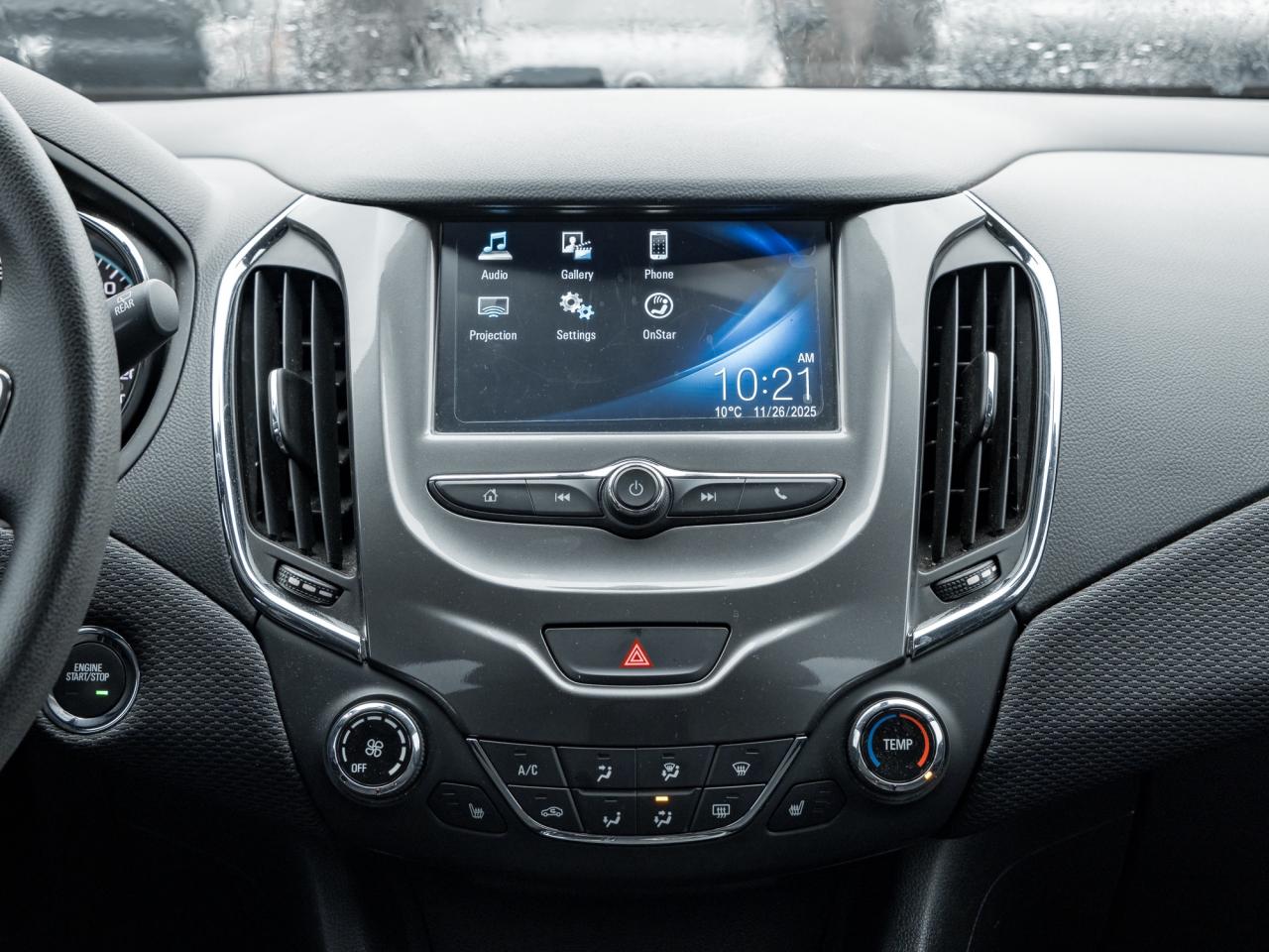 2017 Chevrolet Cruze 4dr HB 1.4L LT w-1SD Photo