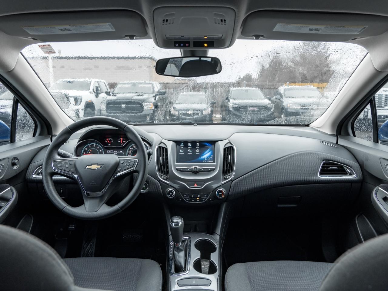 2017 Chevrolet Cruze 4dr HB 1.4L LT w-1SD Photo