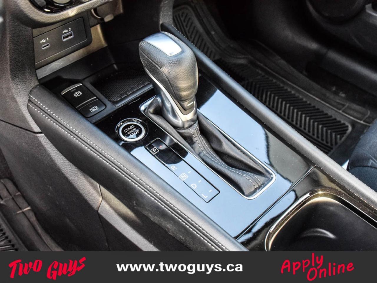 2023 Nissan Kicks SV Special Edition   WOW KMS   Htd Seats Photo