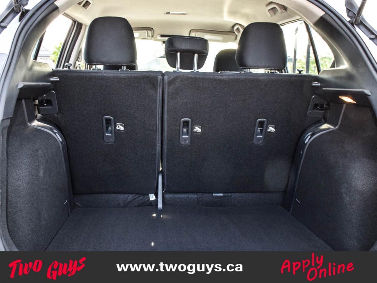 2023 Nissan Kicks SV Special Edition   WOW KMS   Htd Seats Photo