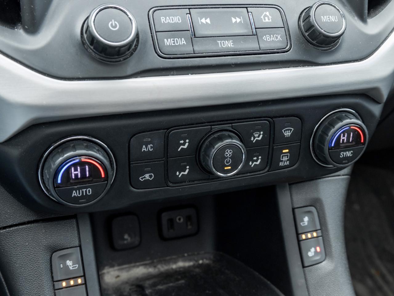 2019 GMC Acadia AS IS   Driver Alert PKG, AWD, BOSE SOUND Photo