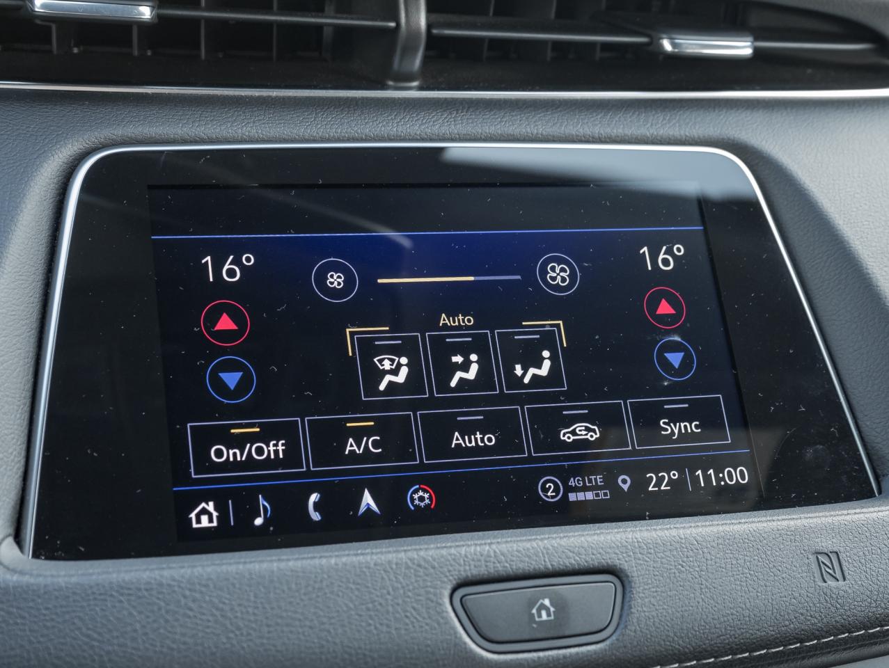 2021 Cadillac XT4 AWD 4dr Premium Luxury Photo