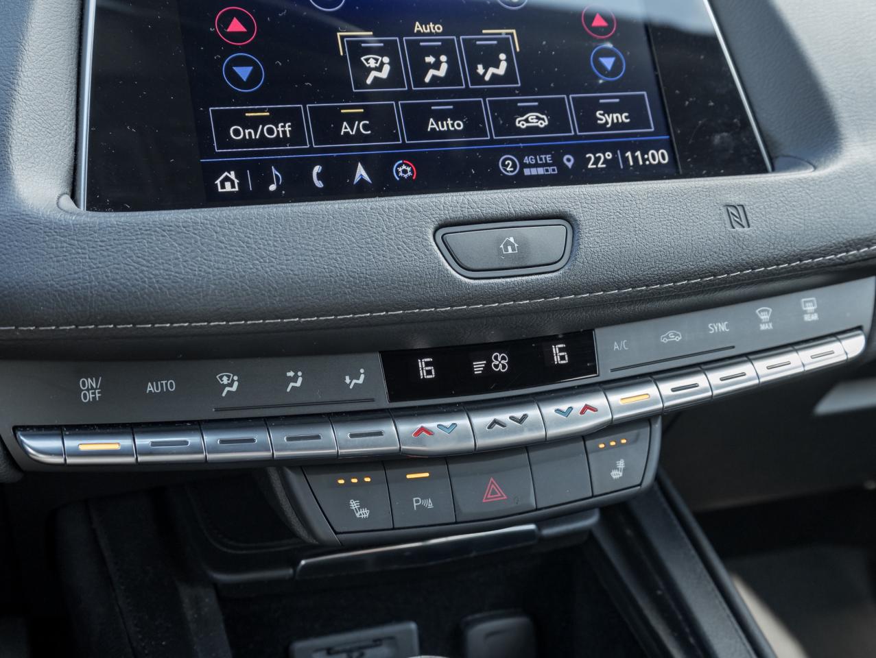 2021 Cadillac XT4 AWD 4dr Premium Luxury Photo