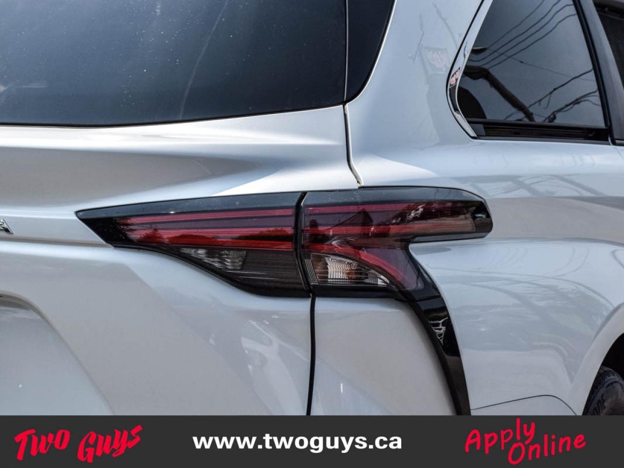 2022 Toyota Sienna 7 Passenger Limited Photo