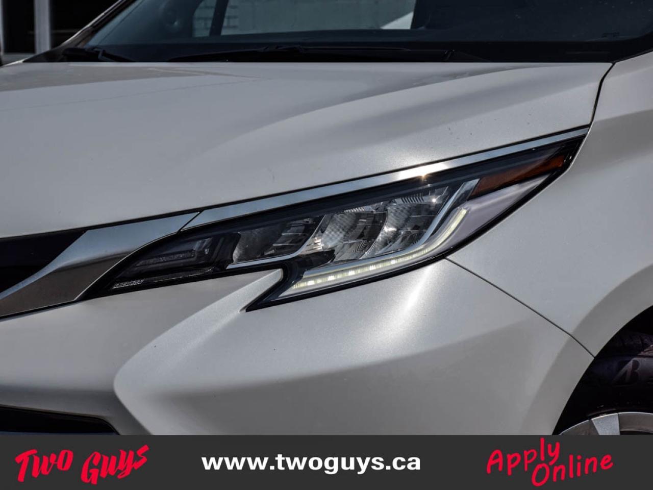 2022 Toyota Sienna 7 Passenger Limited Photo