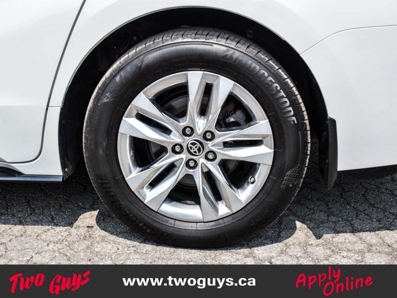 2022 Toyota Sienna Limited AWD   DVD   Htd /Cool Lthr   Sunroof   Nav Photo