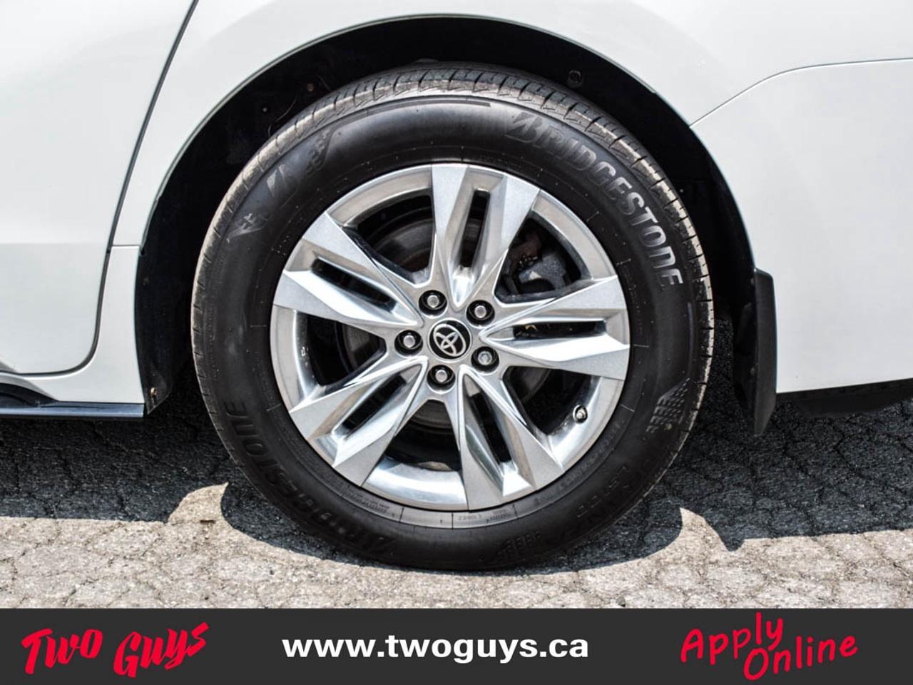 2022 Toyota Sienna Limited AWD   DVD   Htd /Cool Lthr   Sunroof   Nav Photo