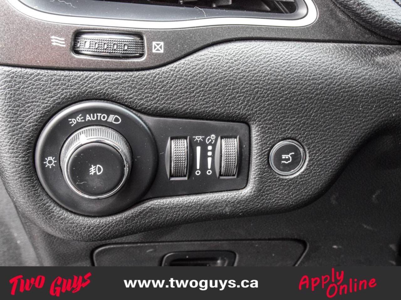 2022 Jeep Cherokee Trailhawk ELITE   3.2L 4WD   Panoroof   Lthr Photo