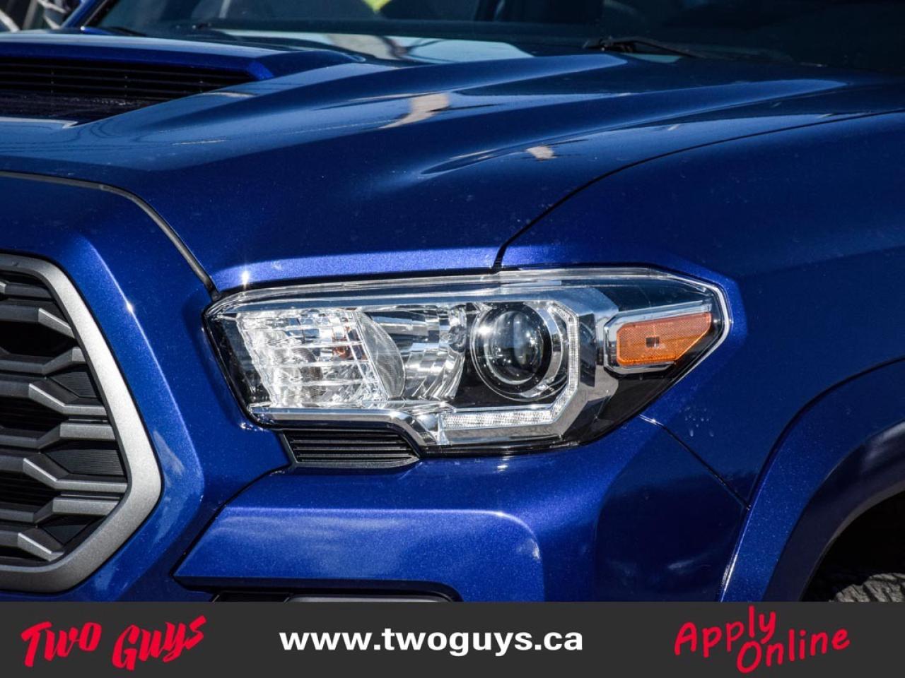 2023 Toyota Tacoma TRD Sport Premium   3.5L Ext 4WD   Leather   Sunro Photo