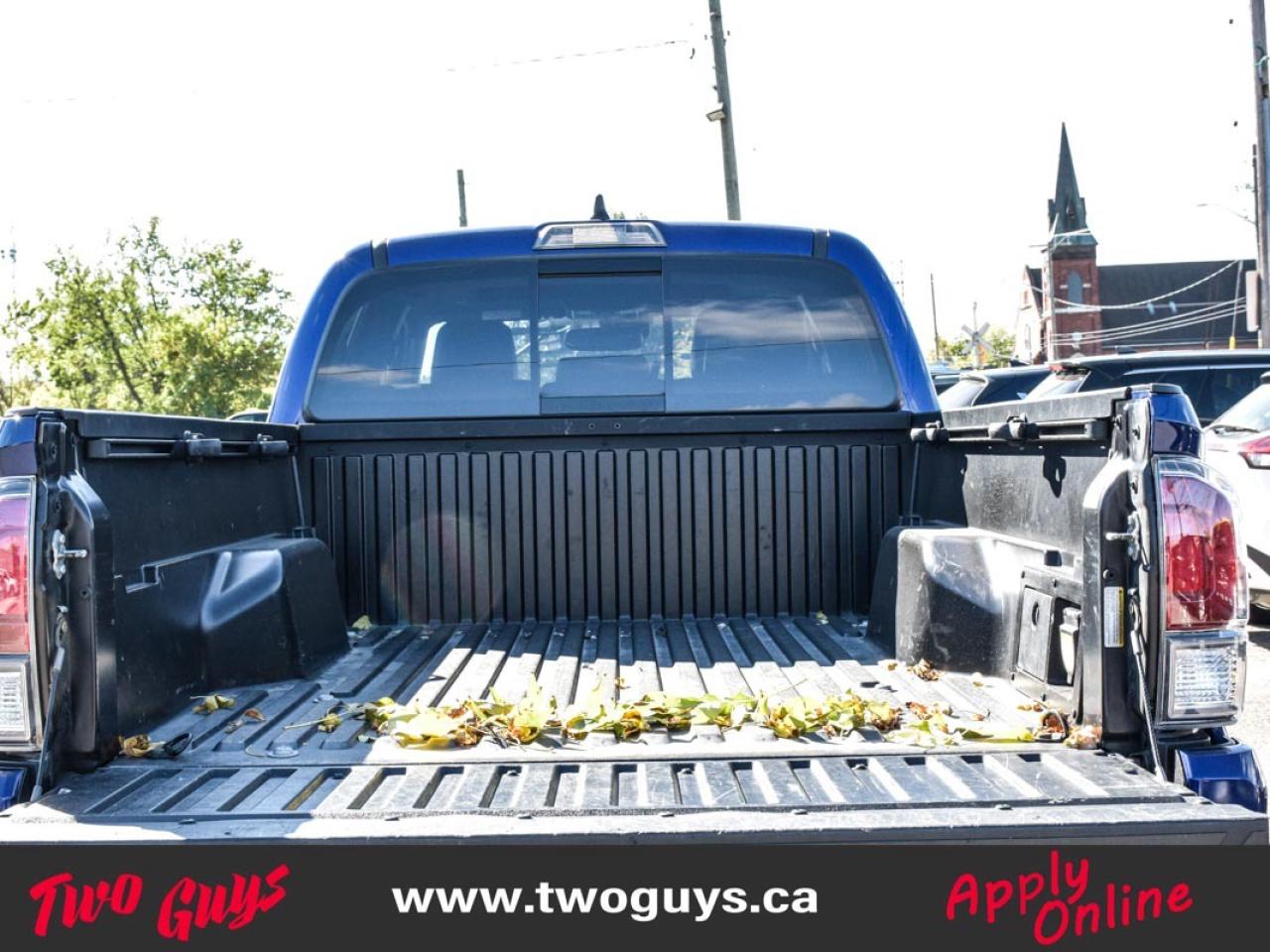 2023 Toyota Tacoma TRD Sport Premium   3.5L Ext 4WD   Leather   Sunro Photo