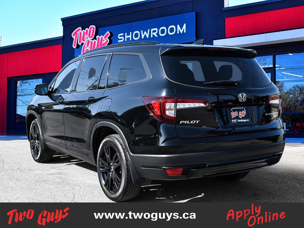 2021 Honda Pilot Black Edition AWD   DVD   Nav   Sunroof   6 Pass Photo