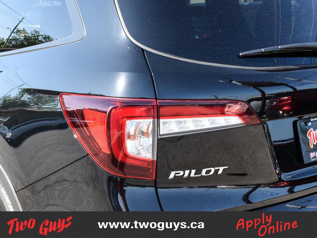 2021 Honda Pilot Black Edition AWD   DVD   Nav   Sunroof   6 Pass Photo