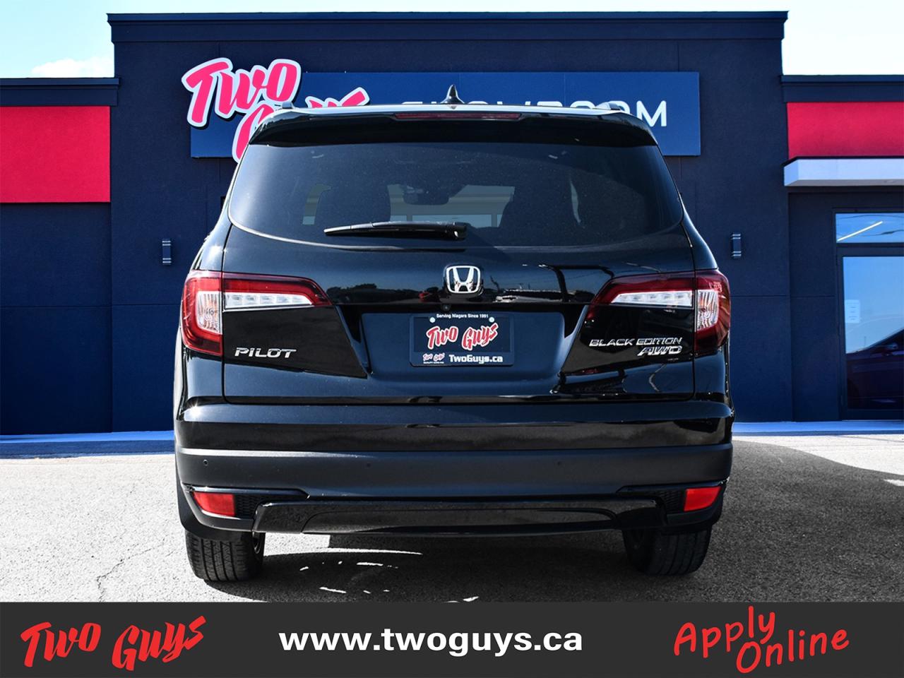 2021 Honda Pilot Black Edition AWD   DVD   Nav   Sunroof   6 Pass Photo